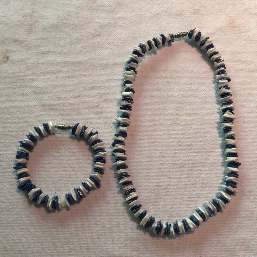 Beaded Puka Necklace Bracelet Set Blue & White 18” EUC